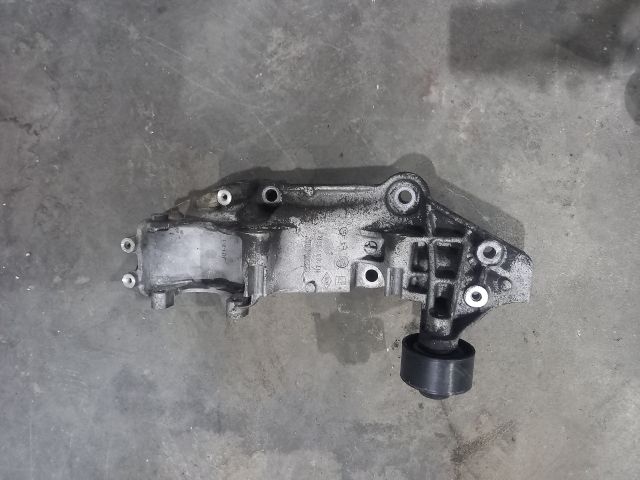 bontott RENAULT MASTER Generátor Tartó Bak